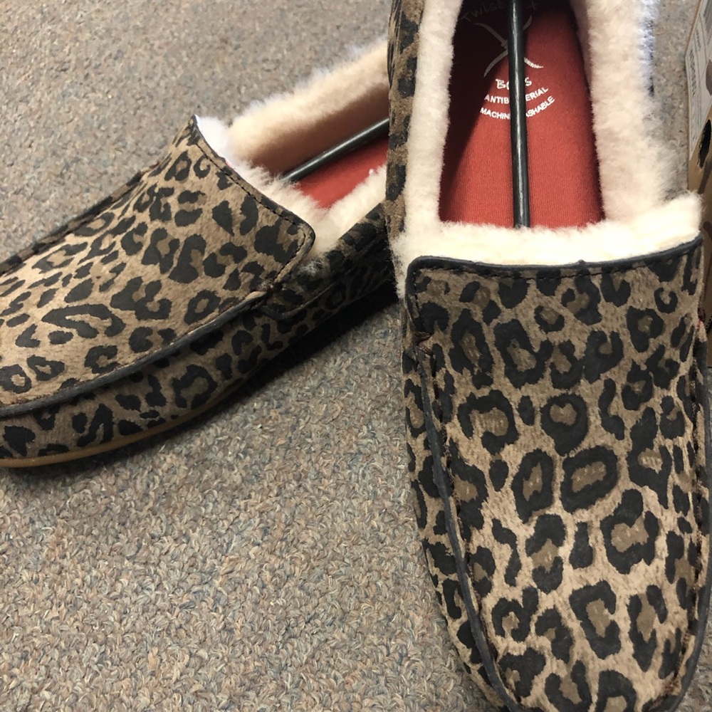 Leopard size 10 women’s slippers